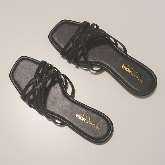 Square Toe Slides - Picture 4 of 9